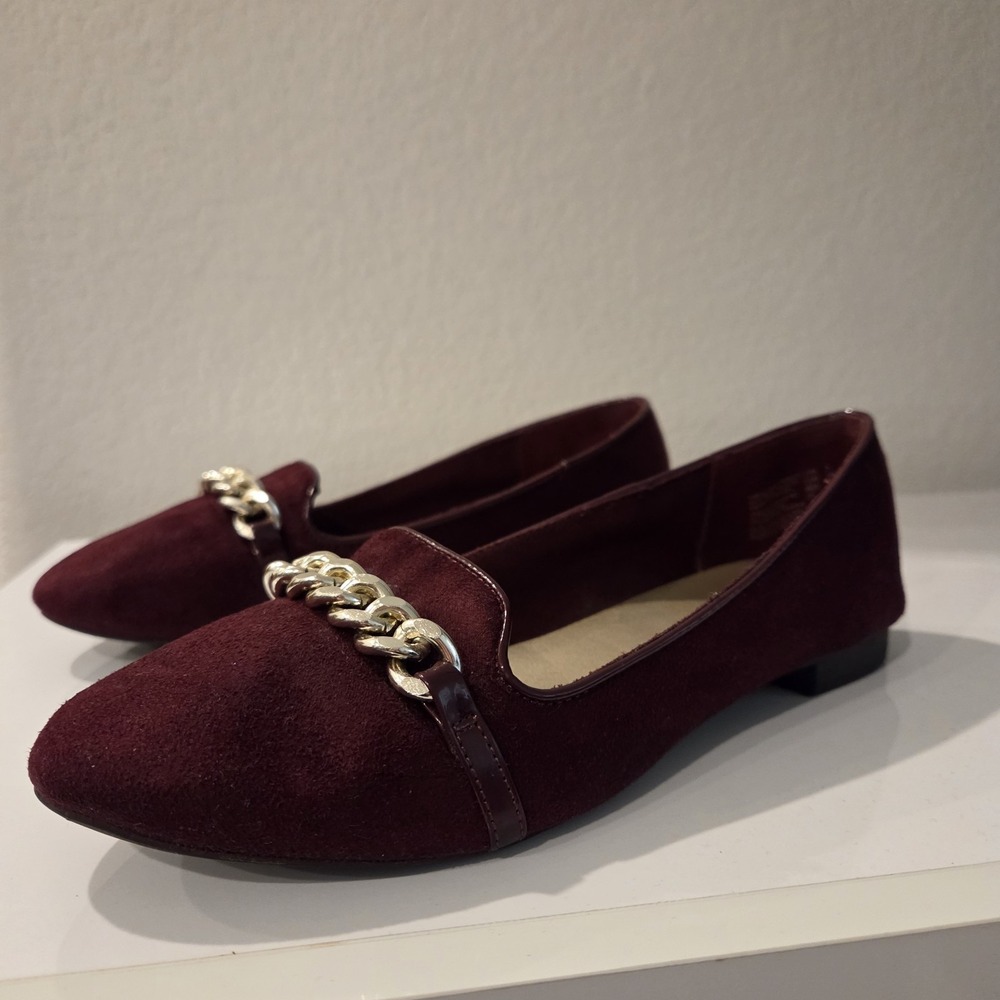 Christian Siriano for Payless Flats Estelle sz 7 Burgundy Gold Chain Faux Suede